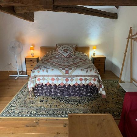 Chambre Sdb Privee Townhouse 26 Chambres D'Hotes Civray Civray  Exteriör bild